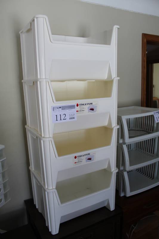 lot 112 image: Akro-Mils Stak & Store Plastic 4-Tier Stackable Storage Bins