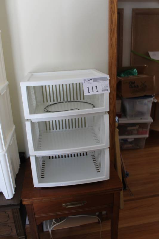 lot 111 image: Plastic 3-Tier Stackable Storage Bins