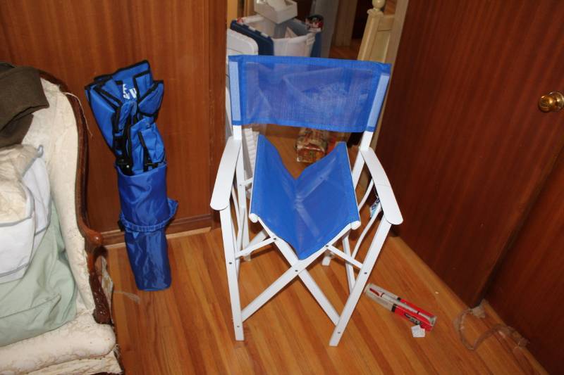 lot 147 image: Folding Lawn Chairs