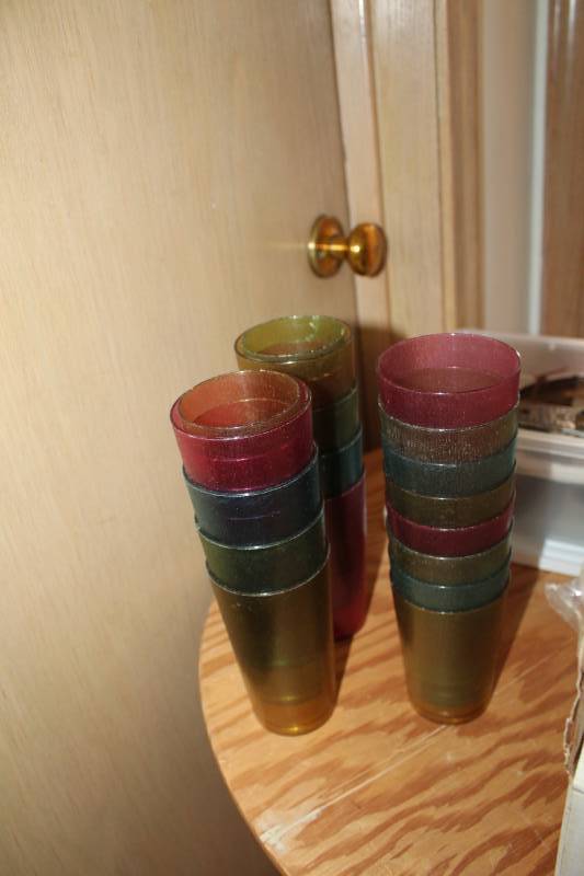 lot 161 image: Colored Plastic Stackable Cups