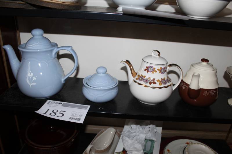 lot 185 image: Ceramic Tea Pots, Ceramic Serving Bowl
