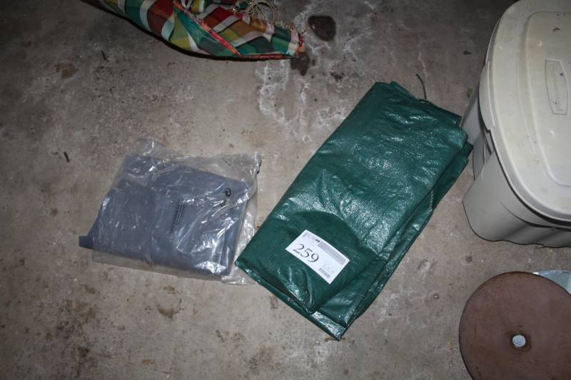 lot 259 image: Tarps