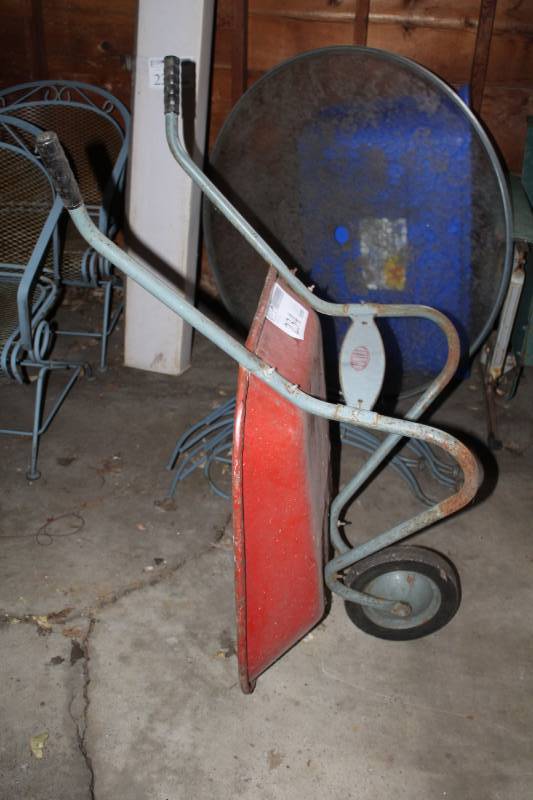 lot 234 image: Dunlap Metal Wheelbarrow