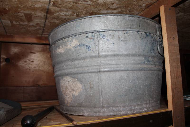 lot 262 image: Metal Wash Basins