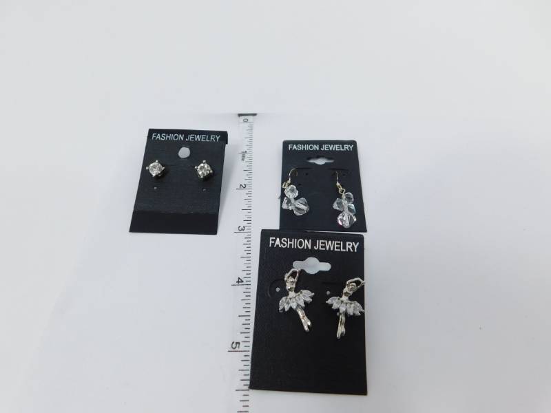 lot 85 image: Fashion Jewelry For Special Occasions