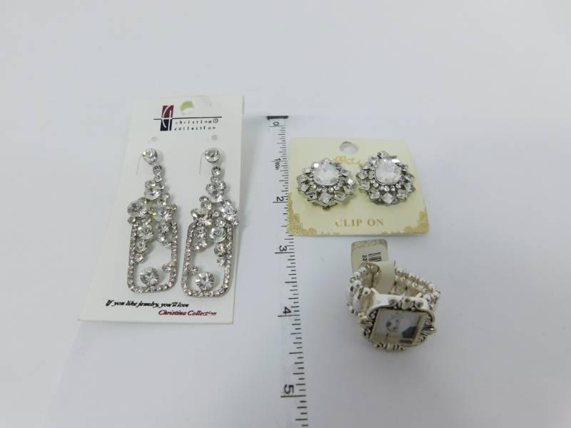 lot 87 image: Glittery Costume Jewelry For Special Occasions