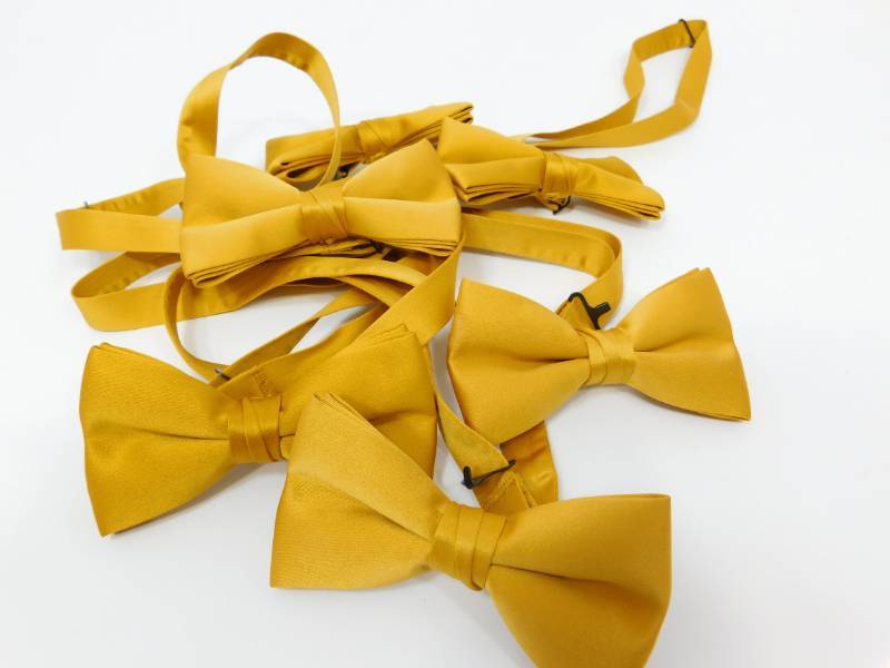 lot 126 image: Ties & Bow Ties For Weddings, Proms & All Special Occasions