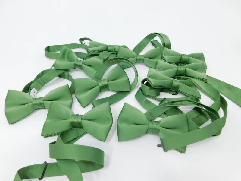 lot 130 image: Ties & Bow Ties For Weddings, Proms & All Special Occasions