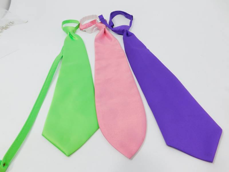 lot 135 image: Ties & Bow Ties For Weddings, Proms & All Special Occasions