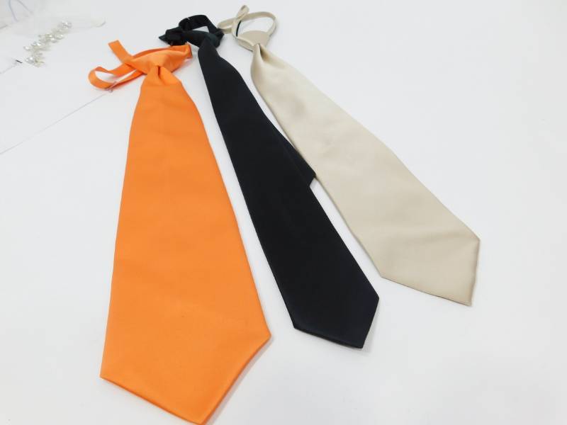 lot 136 image: Ties & Bow Ties For Weddings, Proms & All Special Occasions
