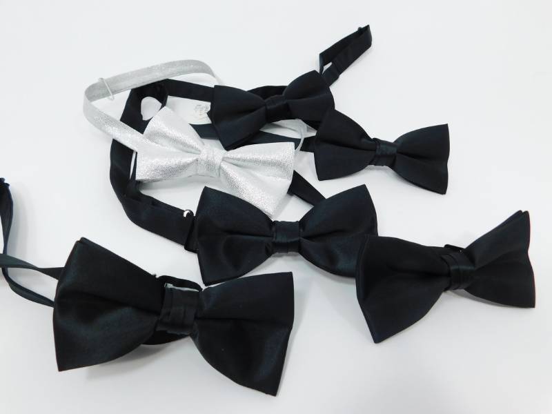 lot 139 image: Ties & Bow Ties For Weddings, Proms & All Special Occasions