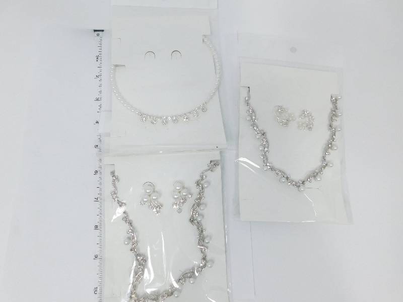 lot 13 image: Rhinestone & Pearl Elegant Costume Prom Jewelry