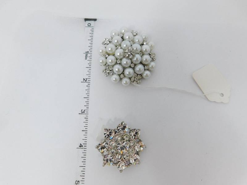 lot 39 image: Rhinestone & Pearl Brooches For Special Occasions