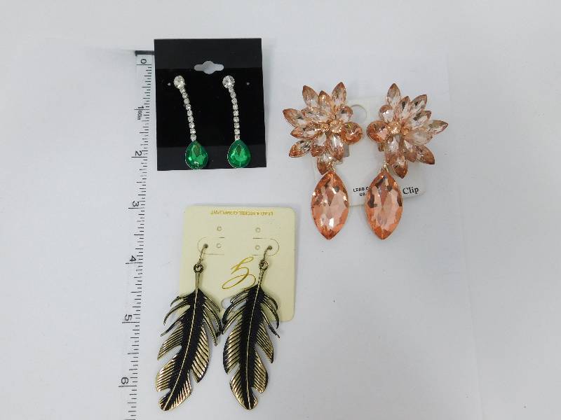 lot 46 image: Fashion Earrings For Special Occasions