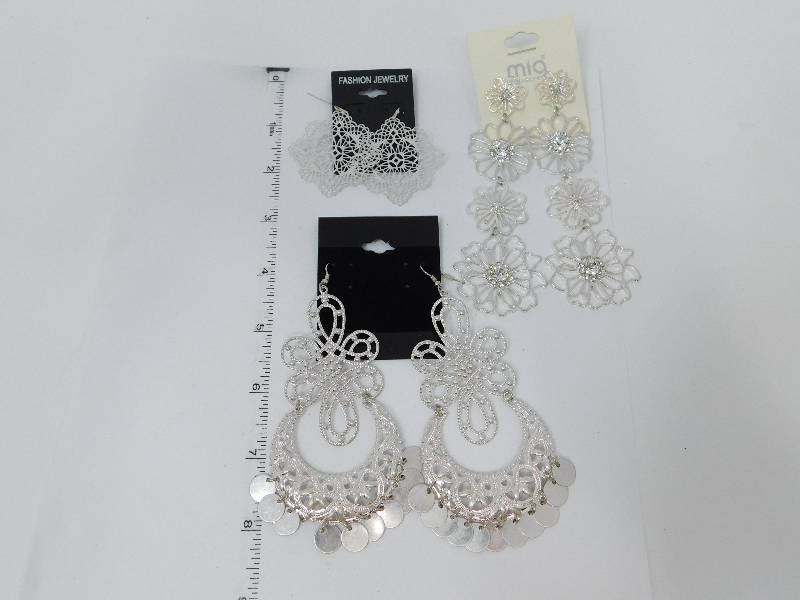 lot 51 image: Fashion Earrings For Special Occasions