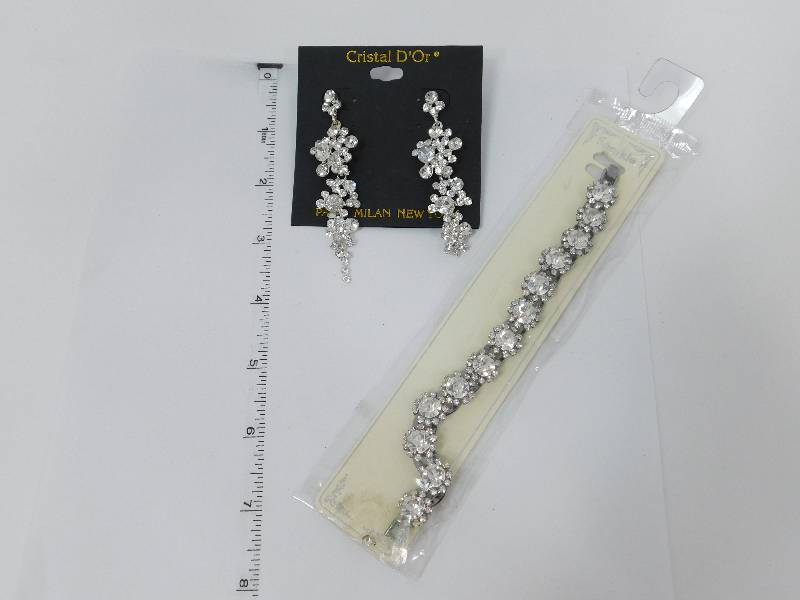 lot 76 image: Costume Jewelry For Special Occasions