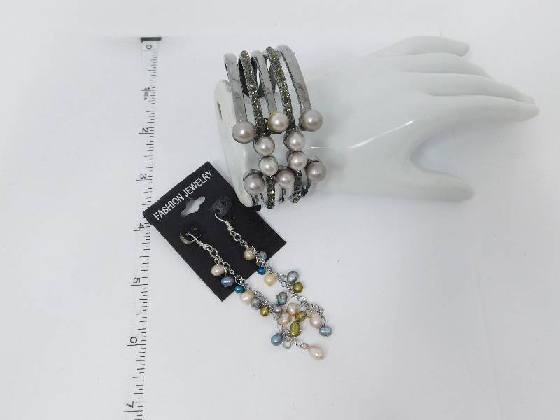 lot 80 image: Fashion Jewelry For Special Occasions