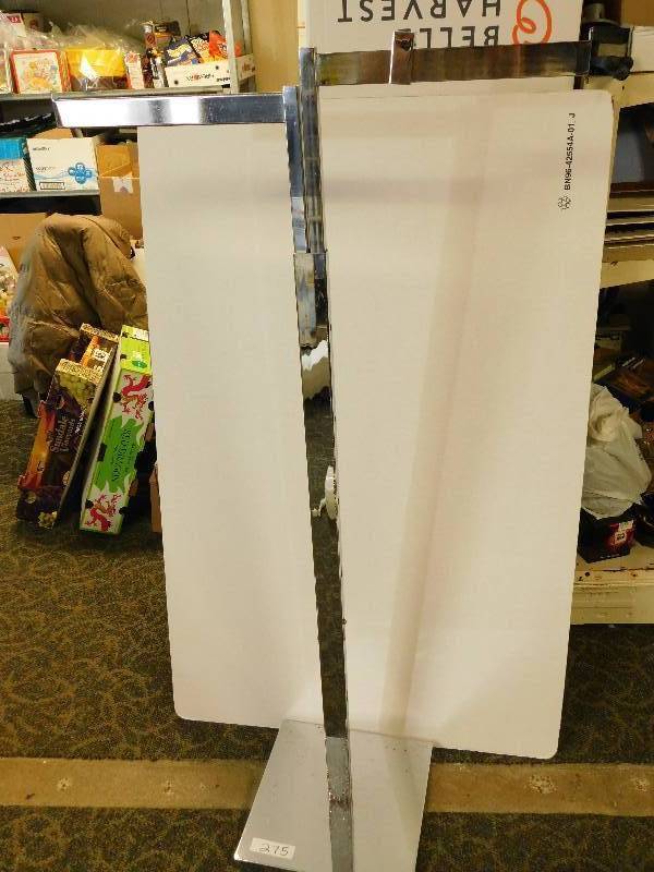 lot 275 image: Chrome T Rack