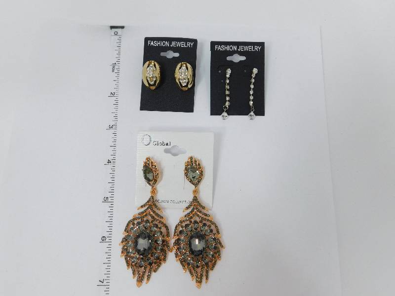 lot 75 image: Costume Jewelry For Special Occasions