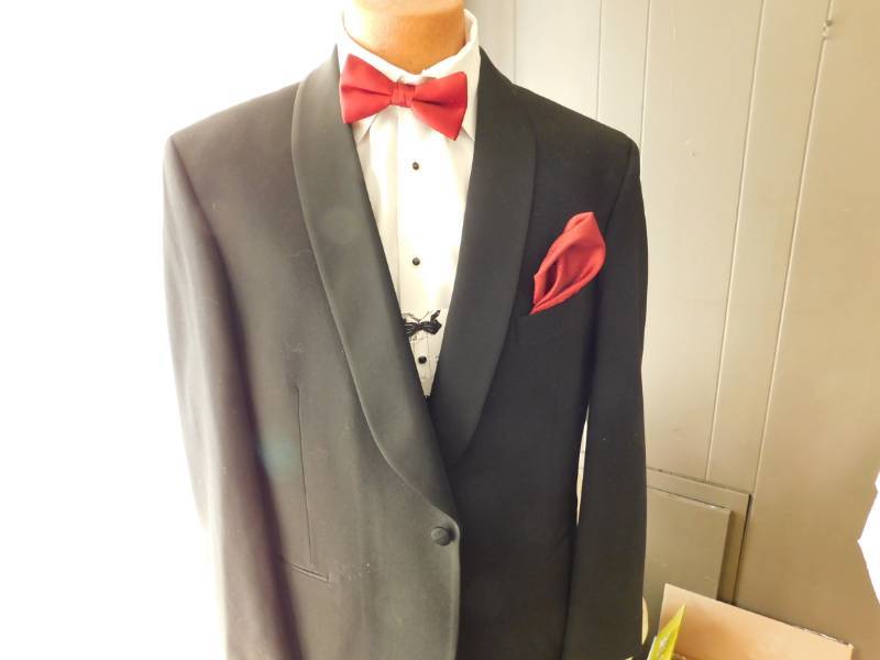 lot 144 image: Tuxedo Attire