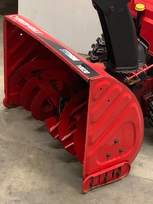lot 1 image: Troy-Bilt 10HP Snow Blower