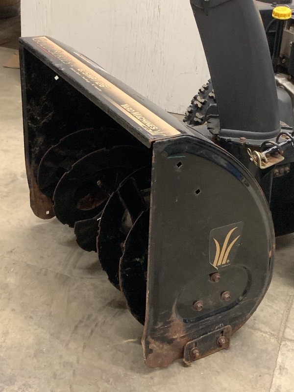 lot 4 image: MTD Yard Machines 8.5HP Snow Blower