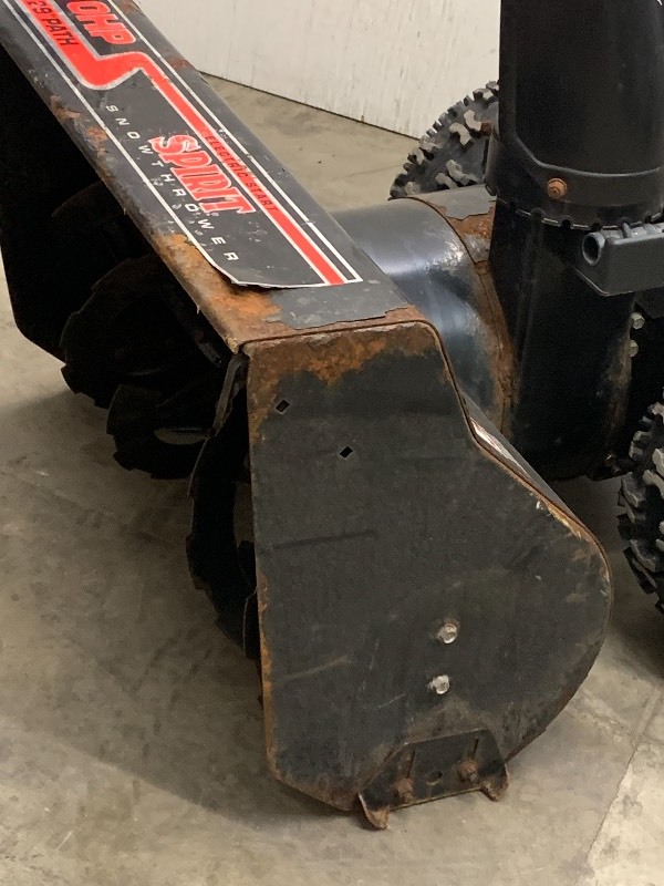 lot 6 image: Spirit 10HP Snow Blower
