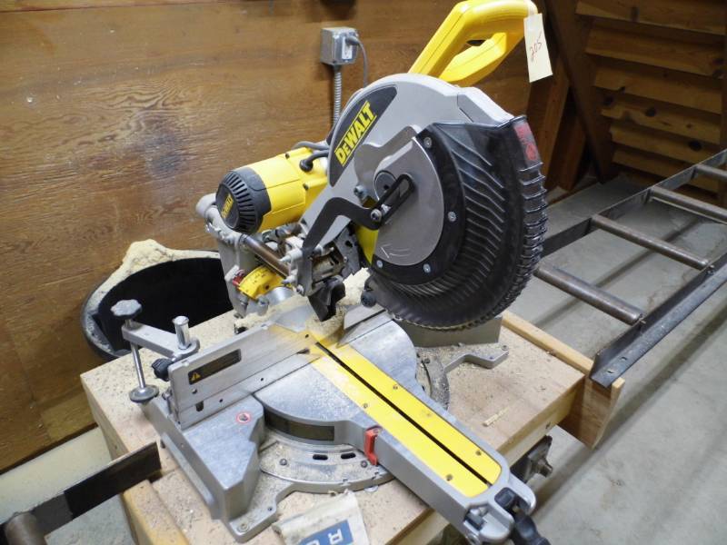 DeWalt Chop Saw w Rails