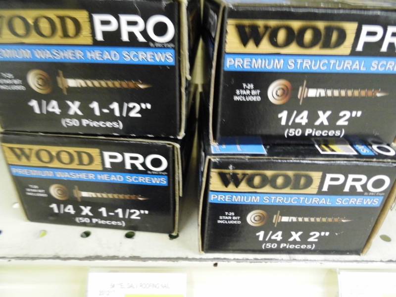 Lot of 4 Wood Screws