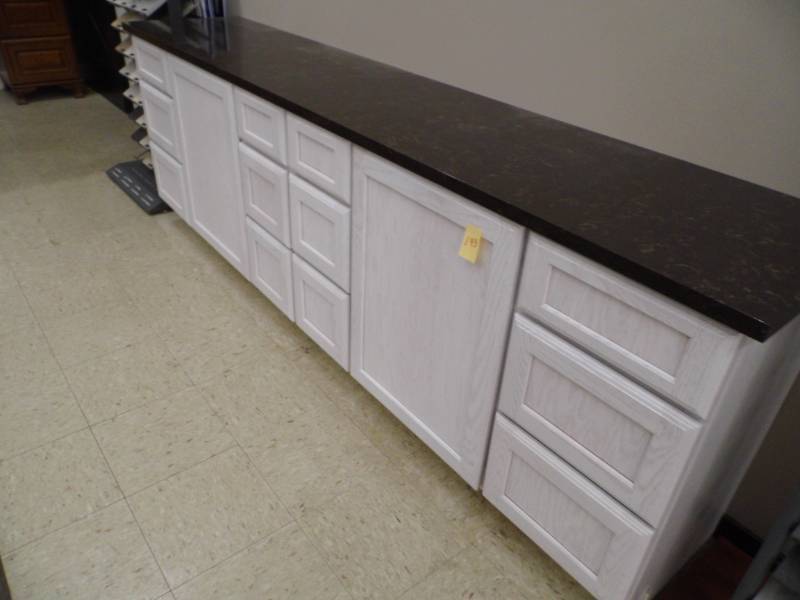 Sileston Top Cabinet