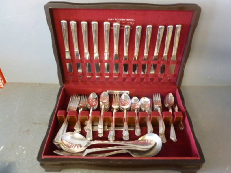 Vintage Silverplate Flatware Set