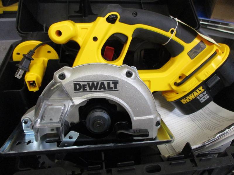 DeWalt DCS372KA