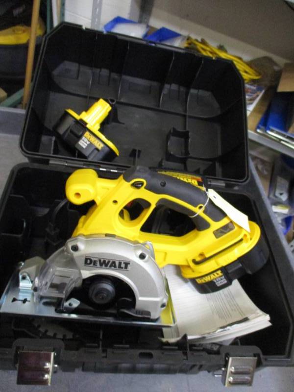 DeWalt DCS372KA