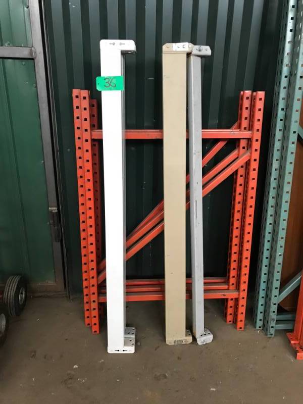 lot 36 image: Teardrop Pallet Rack