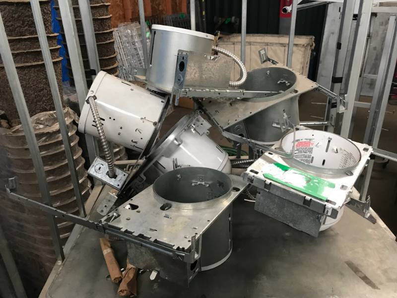 lot 39 image: One Group Recessed lights & One Group Track lights (11)