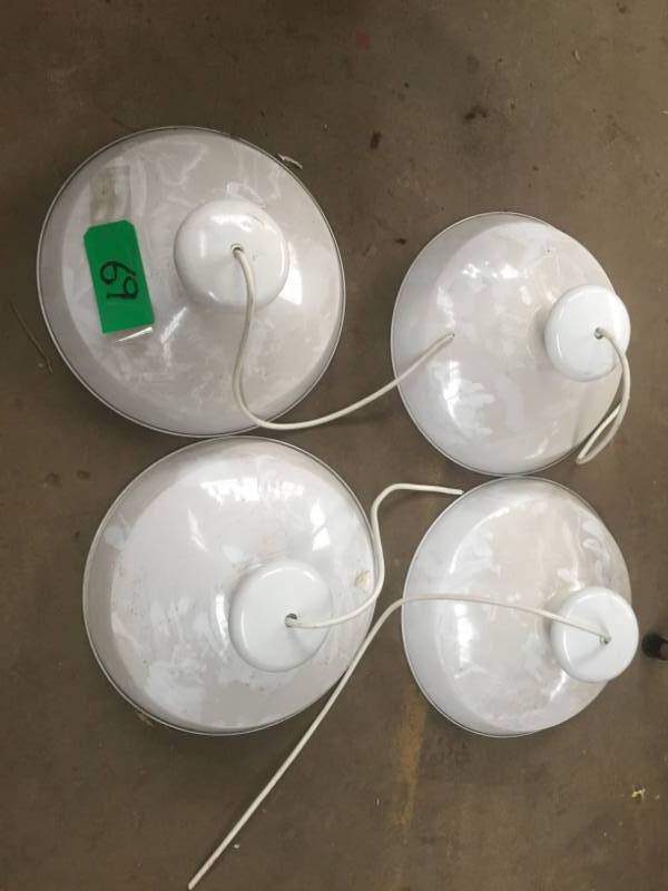lot 69 image: Lot of 4 White (Vintage Style) Hanging Light Fixture