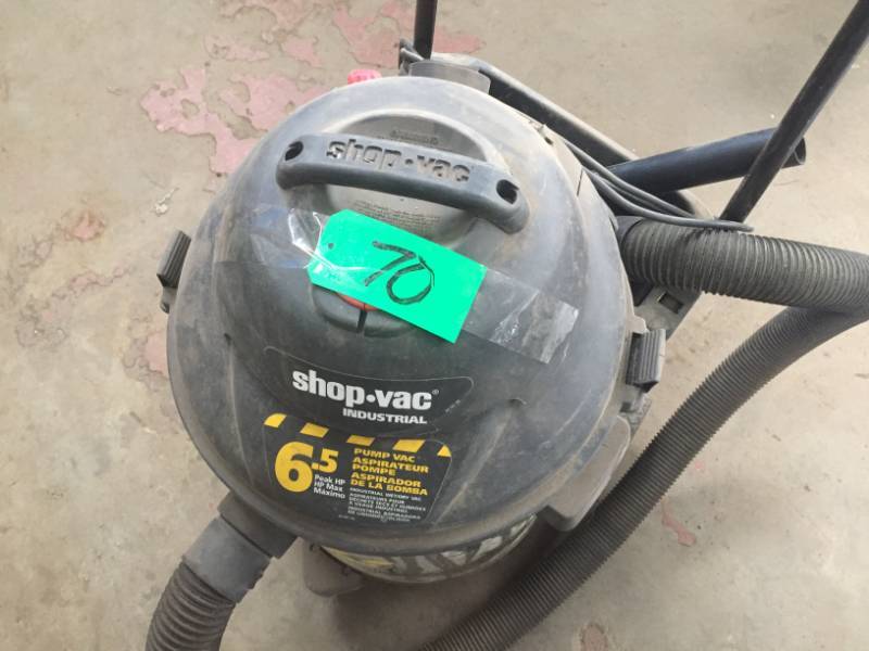 lot 70 image: Large Shop Vac
