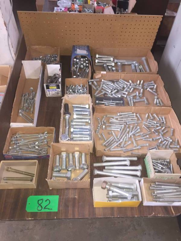 lot 82 image: Large and very large nuts & bolts