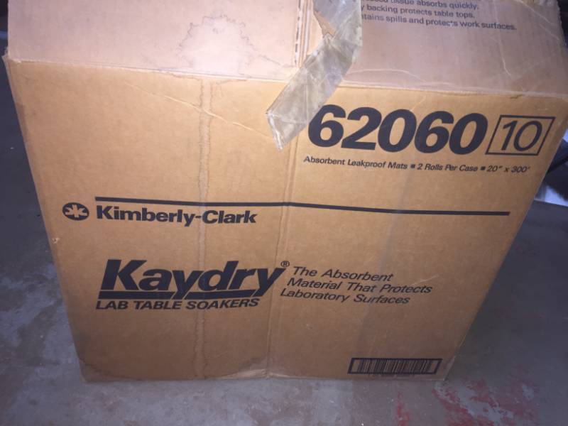lot 84 image: Box of 2 Rolls 20 x 300 Absorbent mats