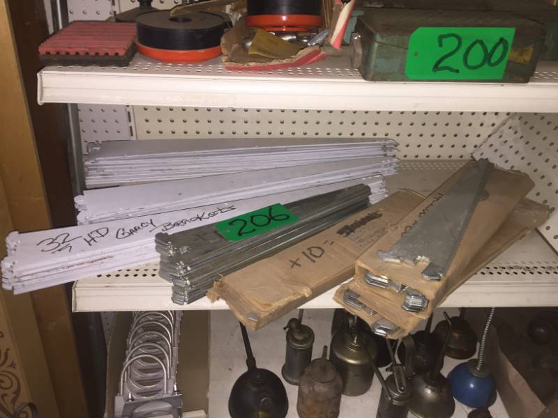 lot 206 image: Heavy duty Commercial Brackets
