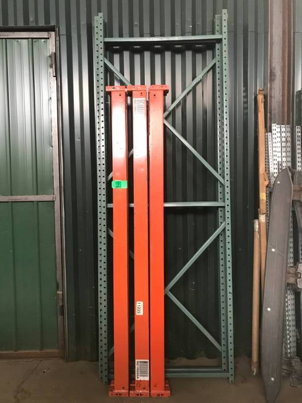 lot 1 image: Lug Style Pallet Rack