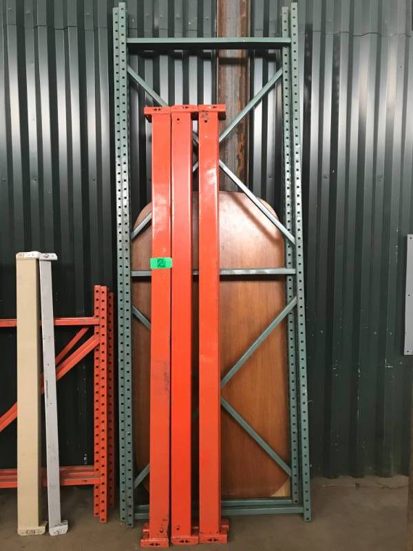 lot 2 image: Lug Style Pallet Rack