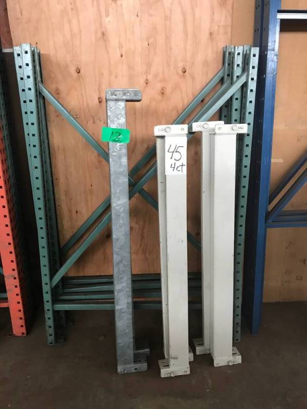 lot 13 image: Lug Style Pallet Rack
