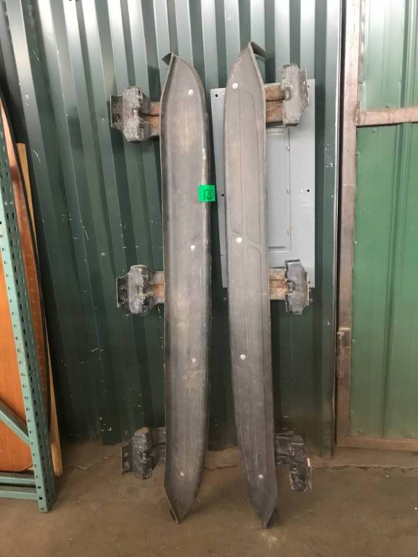 lot 120 image: 2 TruckSUV side rails (step-ups)