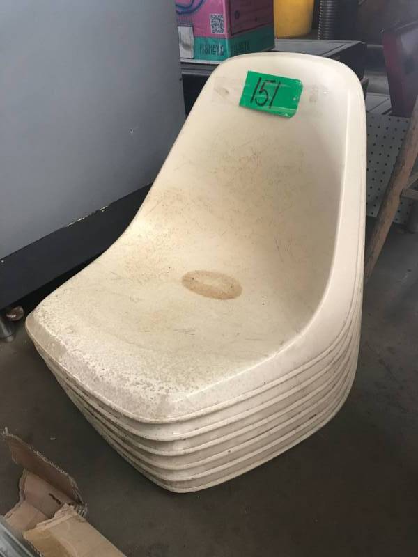 lot 151 image: Six Fiberglass Bucket Seats