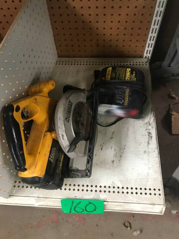 lot 160 image: 24 V DeWalt cordless power saw