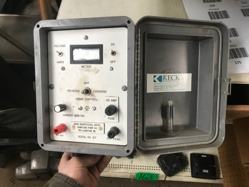 lot 172 image: Flow Control with meter
