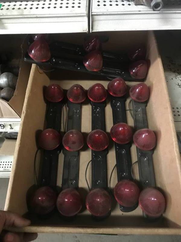 lot 212 image: New light fixtures