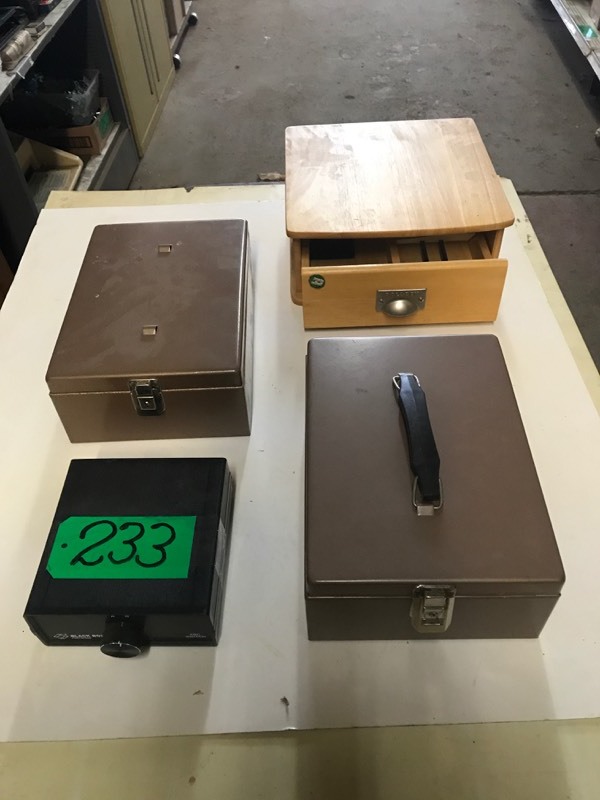 lot 233 image: Rolodex desktop drawer