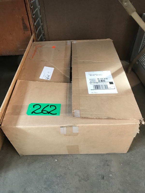 lot 262 image: Very Large Box Misc Paper & Plastic Bags